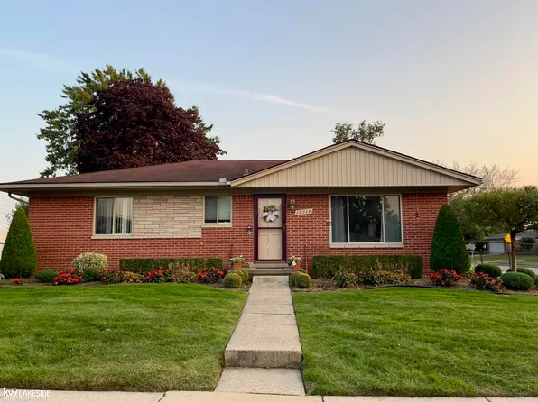 18316 Whitmore Dr, Clinton Township, MI 48035