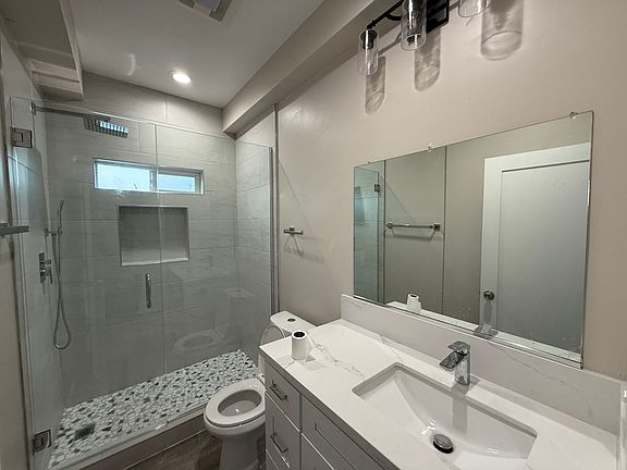 5th image of 4960 Rockford Dr #4962
