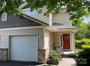 15 Jacobs Way Dr, Hendersonville, NC 28792