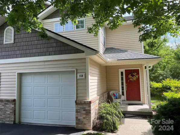 15 Jacobs Way Dr, Hendersonville, NC 28792