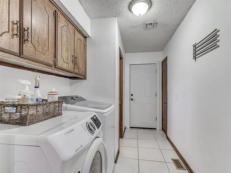 7225 Skylark Ln — Photo 20