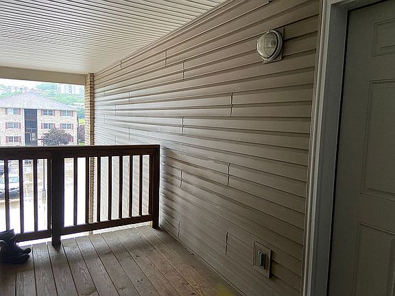 2nd image of 131 Creekside Dr