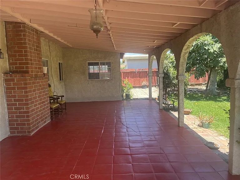 536 Sandsprings Dr — Photo 27