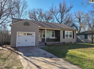 3118 Farmington Rd, Hutchinson, KS 67502