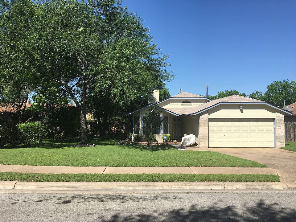 2nd image of 1300 Pitcairn Dr