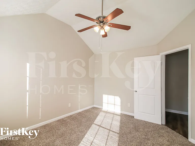 7424 Garnet Dr — Photo 16