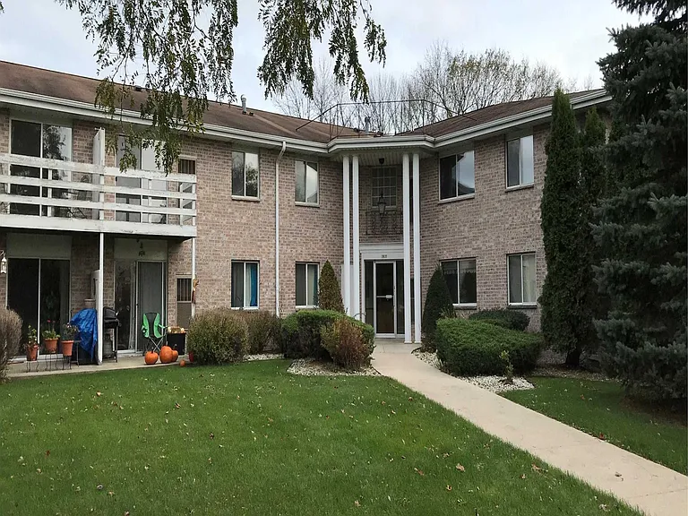 1430 Garay Ln — Photo 1