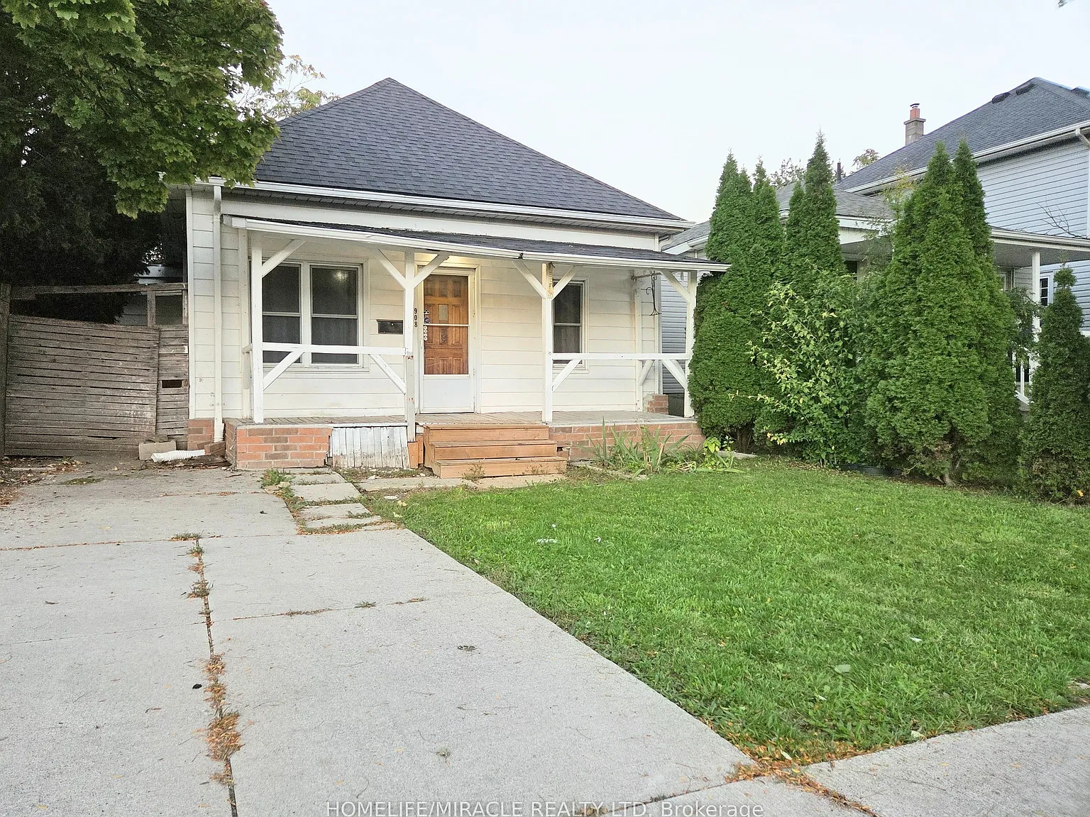 3 bed, $1,900 — Photo 1