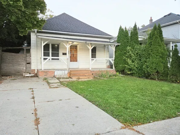 908 Windsor Ave, Windsor, ON N9A 1K2