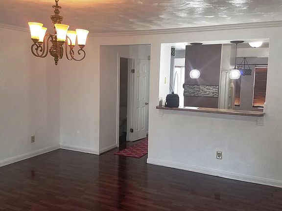 3rd image of 634 South St