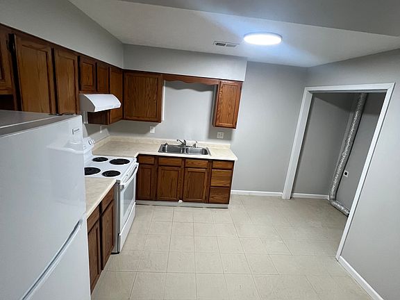 3rd image of 265 Autumn Way APT C