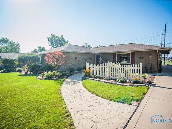 5th image of 221 Catalina Dr