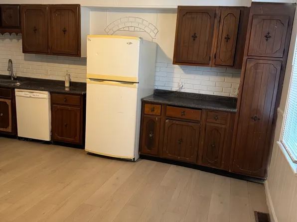 1224 Whitesboro St #1, Utica, NY 13502