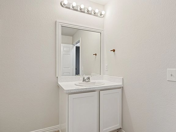 4th image of 2915 Silkwood St #0