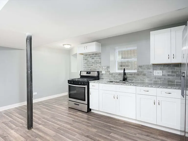 1225 S Harding Ave #B — Photo 1