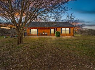 920 N Pecan St, Bells, TX 75414