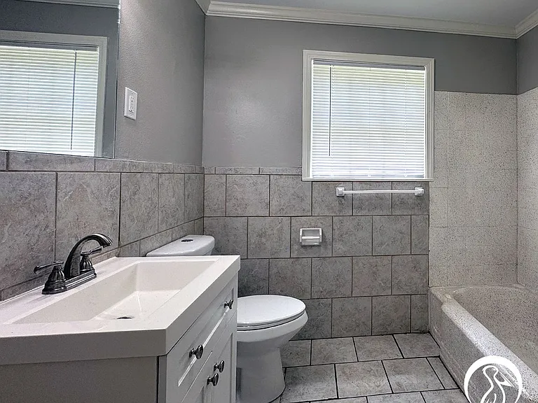 1002 N McGuire Ave — Photo 7