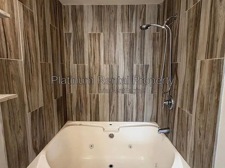 221 16th St NW #3 — Photo 41