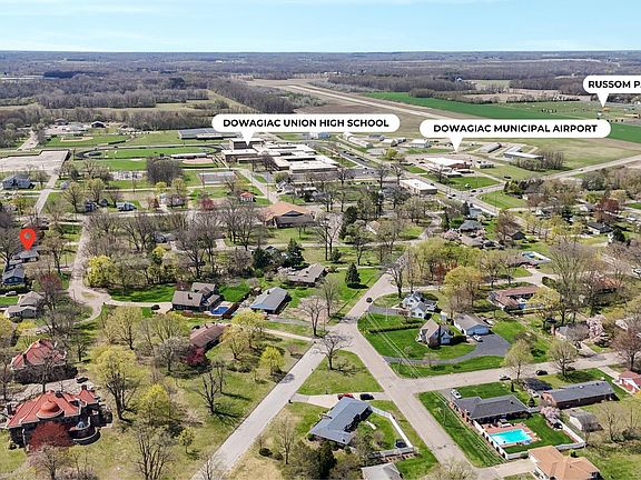 2nd image of 401 McPhil Dr