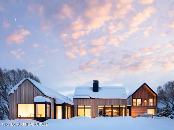 4425 W Chambers Rd, Wilson, WY 83014