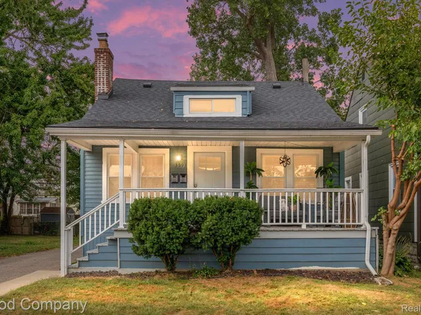 359 E Saratoga St, Ferndale, MI 48220