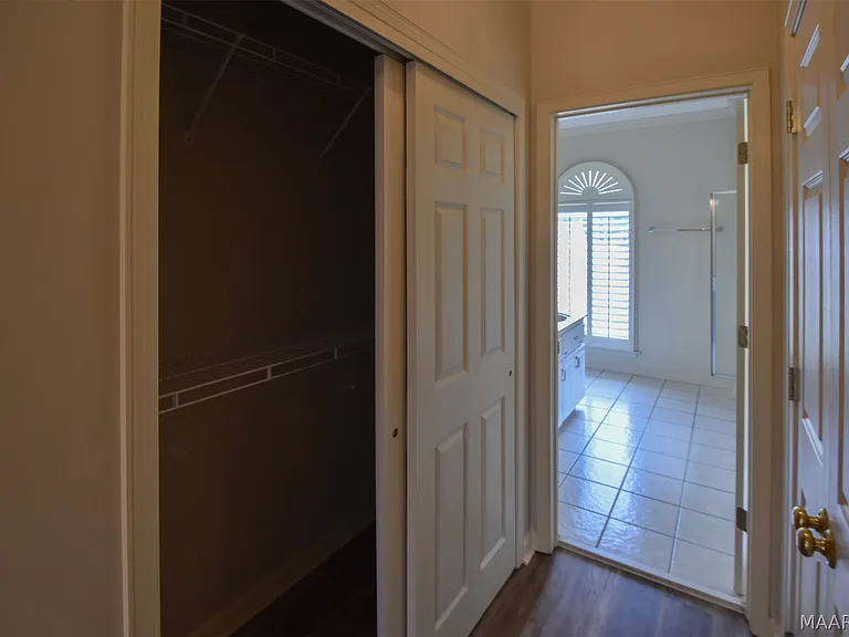 1691 Rambling Brook Ln — Photo 32