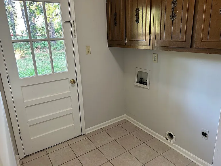842 Farmington Dr N — Photo 12