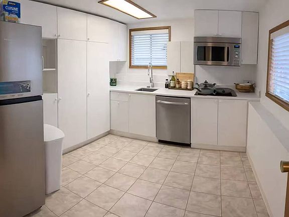 5th image of 3951 W 19th Ave #5