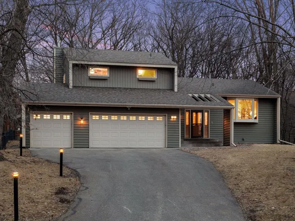 6923 Woodland Dr, Eden Prairie, MN 55346
