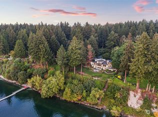 13389 Manzanita Rd NE, Bainbridge Island, WA