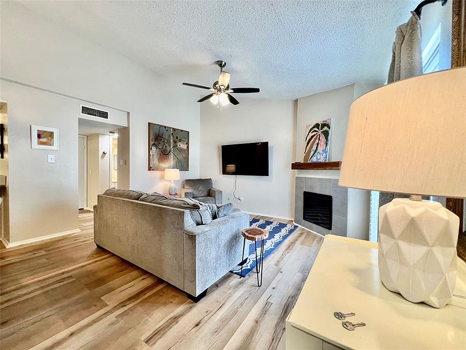1st image of 7042 N Holiday Dr