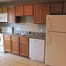 209 N Pine St — Photo 3