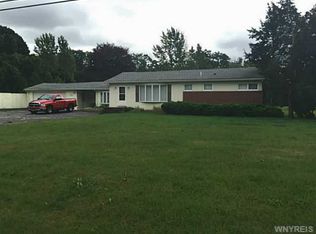 12362 Ridge Rd, Medina, NY 14103