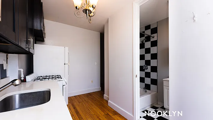 Rented by Nooklyn NYC LLC | media 24