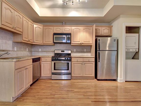 4th image of 4 Jordan Ave #301