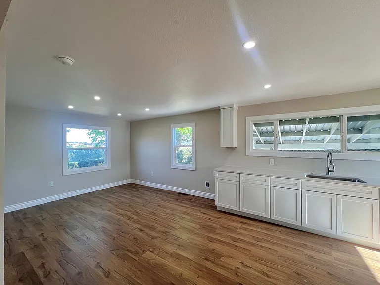 1515 Stony Point Rd — Photo 13