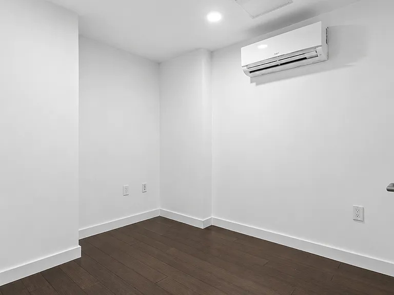 7 E 30th St #5B — Photo 14
