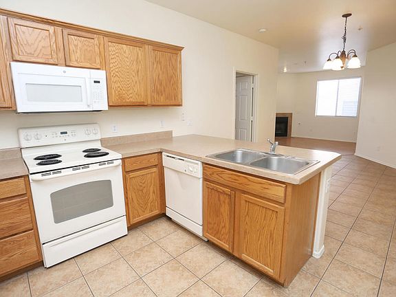 5th image of 1750 Bluff Dr