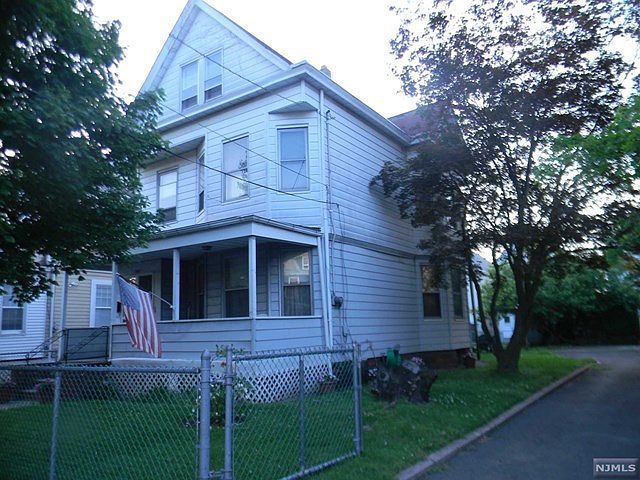 2nd image of 254-256 Highland Ave