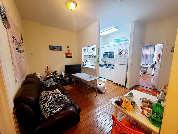 5th image of 402 W Grace St #33000
