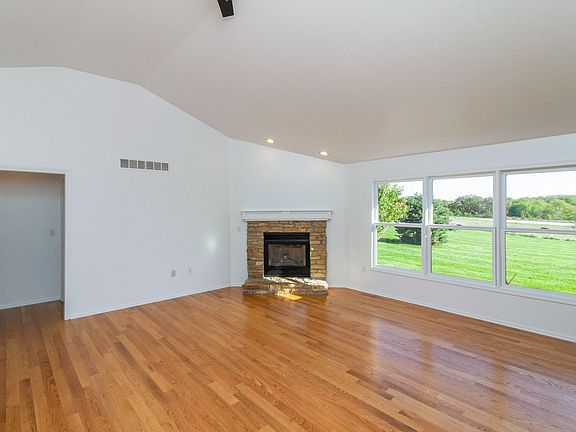 3rd image of 2208 Holliwell Valley Ct