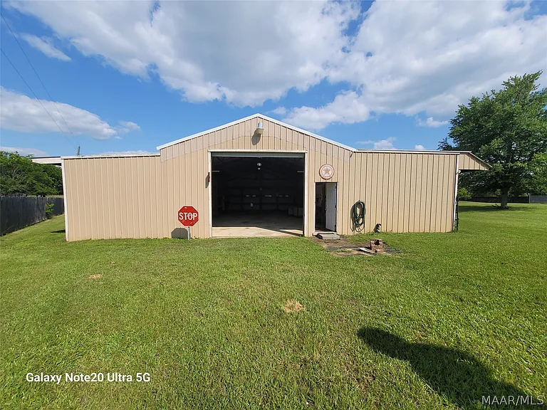77 Groves Ln — Photo 6