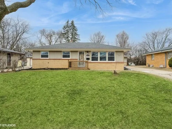 8230 West Daphne STREET, Milwaukee, WI 53223