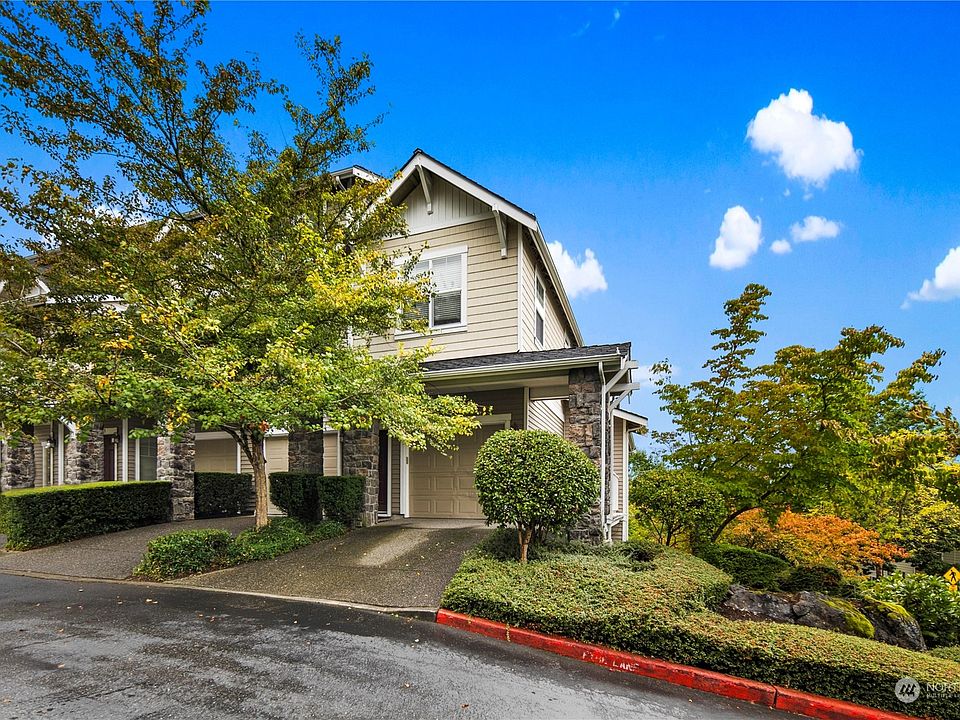 1st image of 1601 NE Katsura Street #101