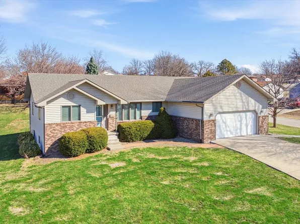 118 Sleepy Hollow Dr, Shenandoah, IA 51601