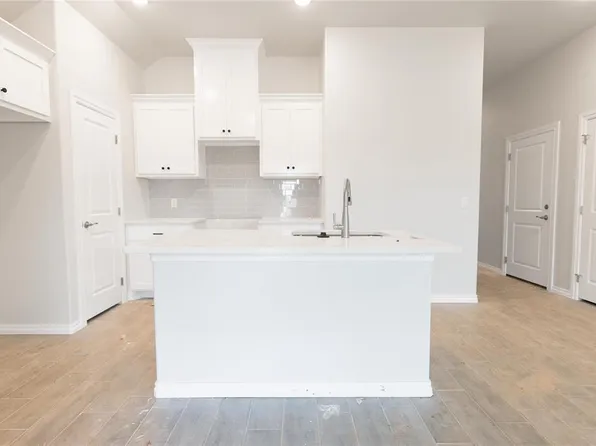 2229 NW 170th St, Edmond, OK 73012