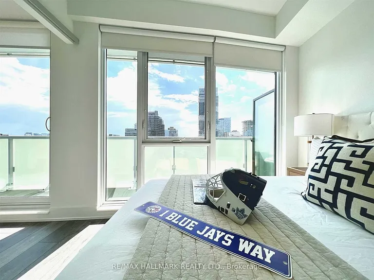 403 Church St #2704 — Photo 16