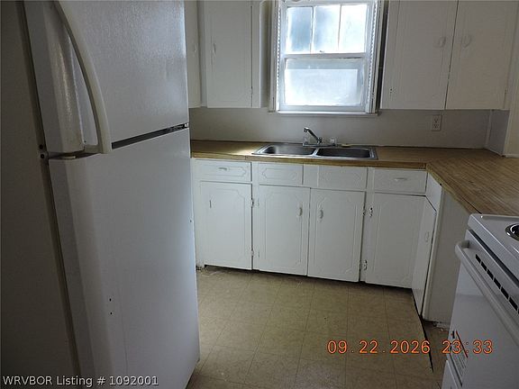 2nd image of 5814 Jenny Lind Rd