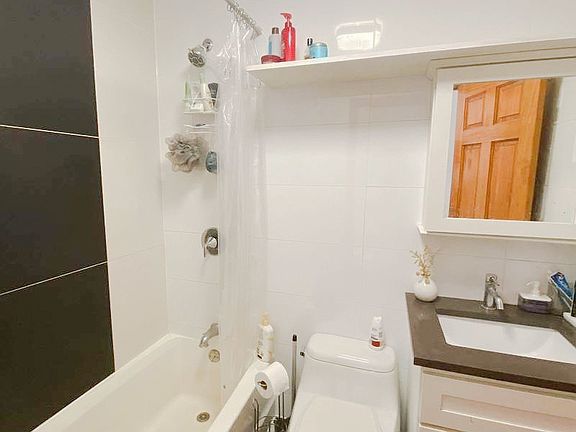 4th image of 75 Lexington Ave #2A