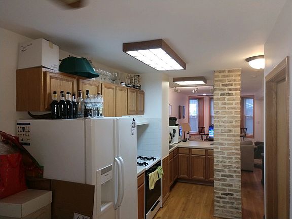2nd image of 1832 N Wood St #Gf